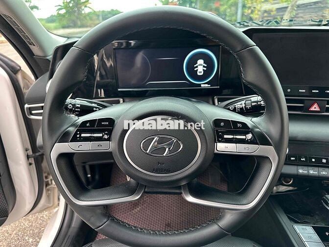 Hyundai Elantra 2022 1.6 đặc biệt