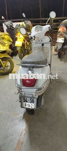 Piaggio Vespa màu Trắng