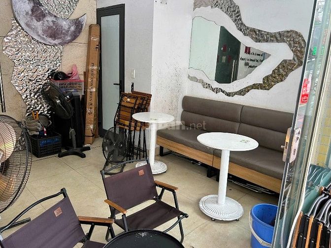Cho thuê tầng 1 nhà số 89 Hồ Sen, phường Lê Chân, Hải Phòng.