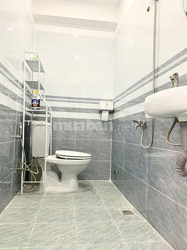 CHO THUÊ NHÀ MT NGUYỄN TIỂU LA, P.8, Q.10 20TR
