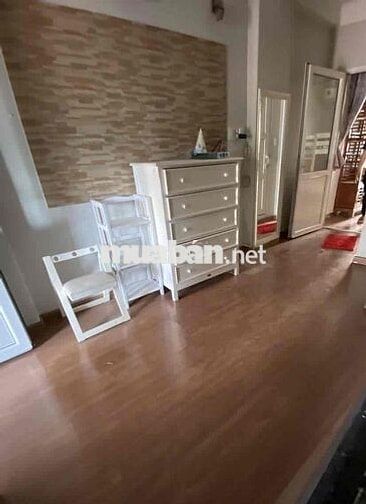 Nhà 2MT trước sau 236/6C Hoà Hảo Q10 4.5x15m 3L 6pn 28 triệu