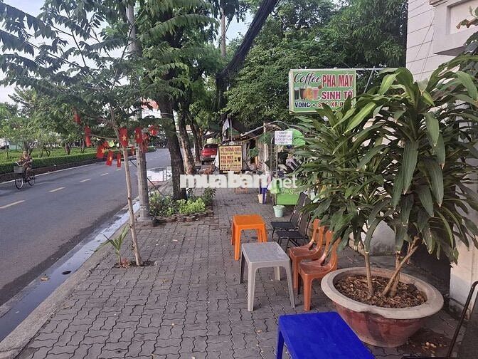 Bận Việc nên Sang nhượng Mặt bằng Ngang 12m