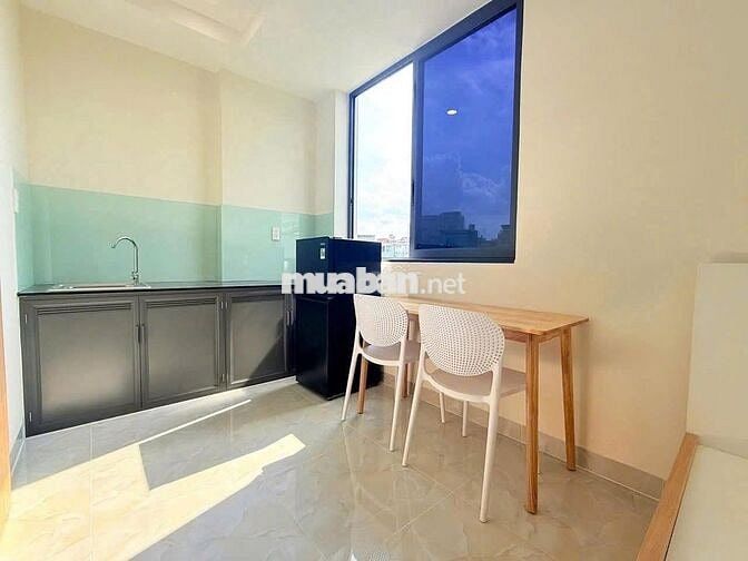 Phòng đón nắng tiện nghi dọn vào ở ngay-Nguyễn Oanh gần Công viên GV