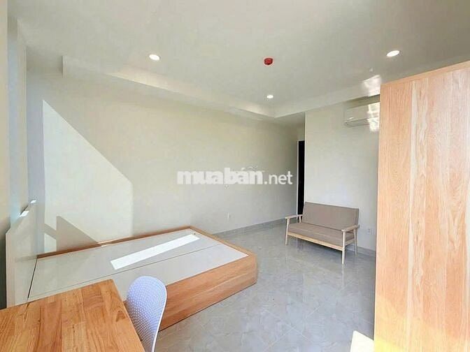 Phòng đón nắng tiện nghi dọn vào ở ngay-Nguyễn Oanh gần Công viên GV