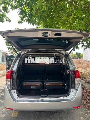 Toyota Innova 2.0E Số sàn Bạc