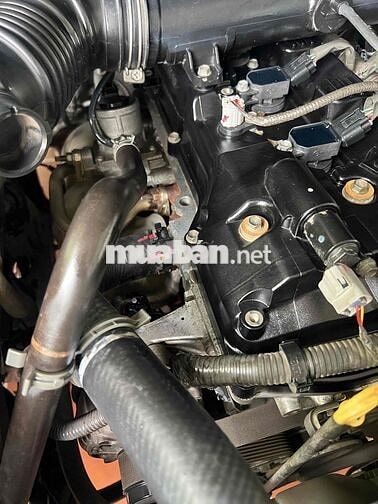 Toyota Innova 2.0E Số sàn Bạc