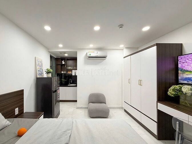 STUDIO BAN CÔNG NGAY CẦU BÔNG, CHỢ BÀ CHIỄU, FULL NT THANG MÁY TIVI