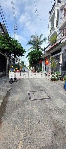 BÁN 2 CĂN NHÀ CẤP 4 MẶT TIỀN ĐƯỜNG TRUNG MỸ TÂY 1