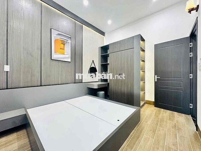 BÁN NHÀ TRUNG TÂM DT KHỦNG,MUA NHANH CÓ GIÁ TỐT