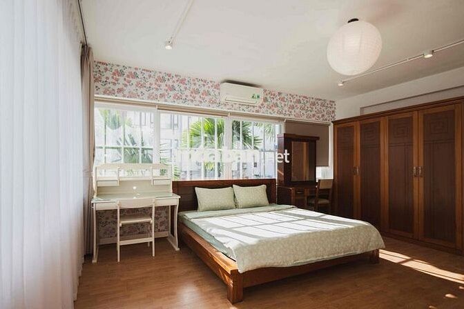 Cho thuê CĂN HỘ 2 PHÒNG NGỦ rộng 80m2 gần biển Mân Thái