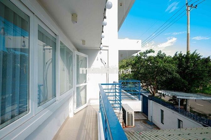 Cho thuê CĂN HỘ 2 PHÒNG NGỦ rộng 80m2 gần biển Mân Thái