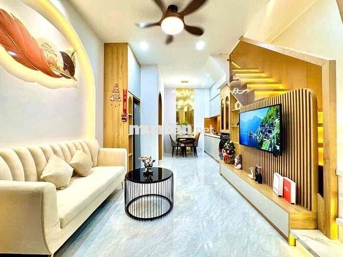 Nhỉnh 3 Tỷ HXH ngay Bình Thạnh gần Chợ Bà Chiểu full nội thất