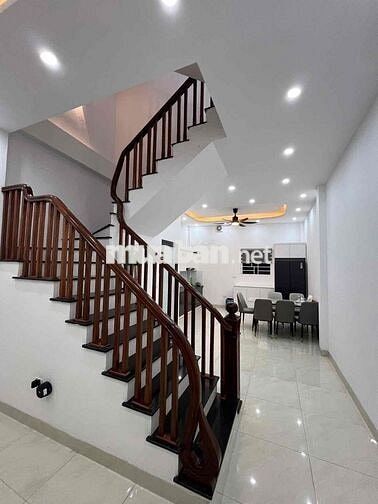 Hot ! Tầm 6 tỷ có nhà mới Ngọc Hồi, T/Trì-20m oto tránh-40m*4T;MT5,5m;