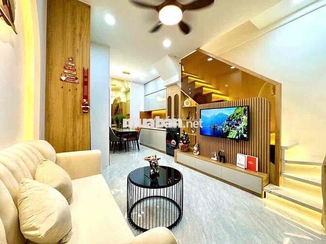 Nhỉnh 3 Tỷ HXH ngay Bình Thạnh gần Chợ Bà Chiểu full nội thất