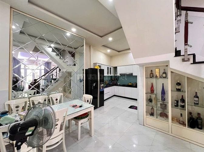 BÁN NHÀ HẺM 4M (BG) HỒNG BÀNG, P.16, Q.11 6,8 TỶ