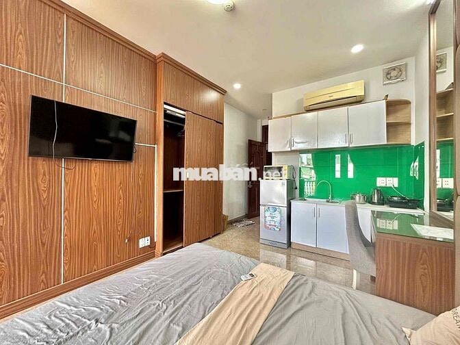 1 phòng ngủ ban công phố Phan Đăng Lưu gần Cầu Bông chợ Bà Chiểu Q1 Q3