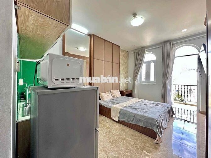 1 phòng ngủ ban công phố Phan Đăng Lưu gần Cầu Bông chợ Bà Chiểu Q1 Q3