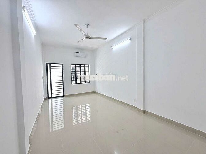 cho thuê nhà mặt tiền 3,7x18m 4pn 3wc 3 tầng giá 27trieu