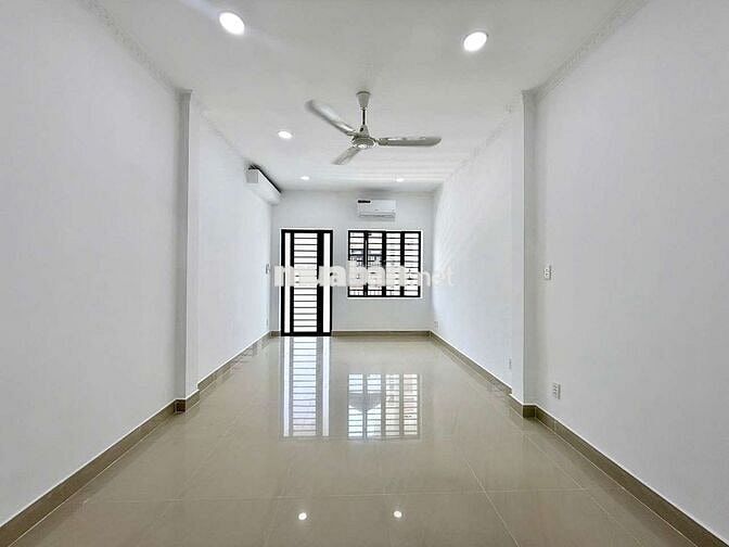 cho thuê nhà mặt tiền 3,7x18m 4pn 3wc 3 tầng giá 27trieu