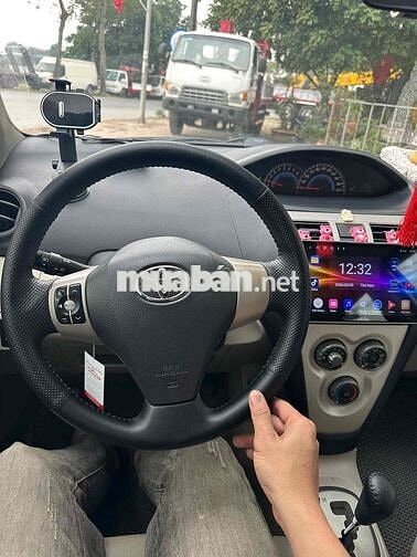Toyota Vios Tự động Bạc
