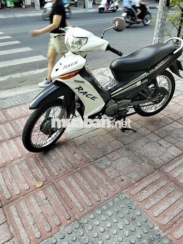 Yamaha Taurus Trắng đen
