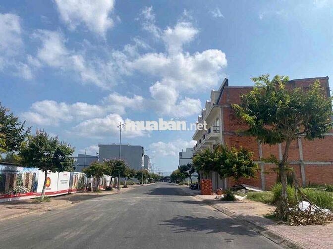 Nền vip TRỤC CHÍNH khu nhà báo, phường 9 Vĩnh Long