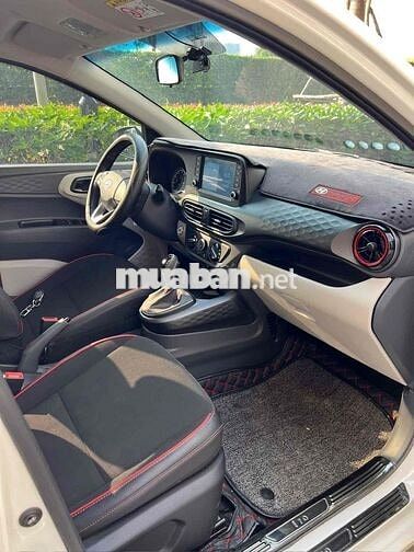 Hyundai Grand i10 Trắng
