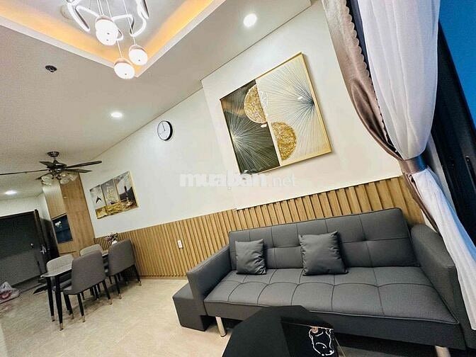2 bedroom for rent- The Monarchy