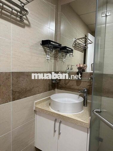 2 bedroom for rent- The Monarchy