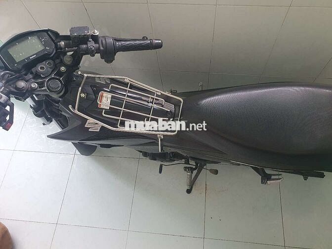 Suzuki Satria màu Đen