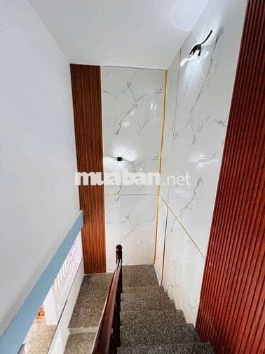 Nhà 1 lầu căn góc diện tích to gần ngã ba tân kim 