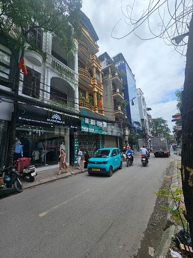 Chính chủ cho thuê nhà mặt phố Nguyễn Huy Tưởng 18tr