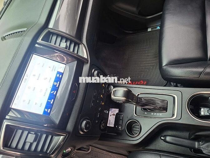 Ford Everest 2020 1 cầu xe đẹp giá tốt