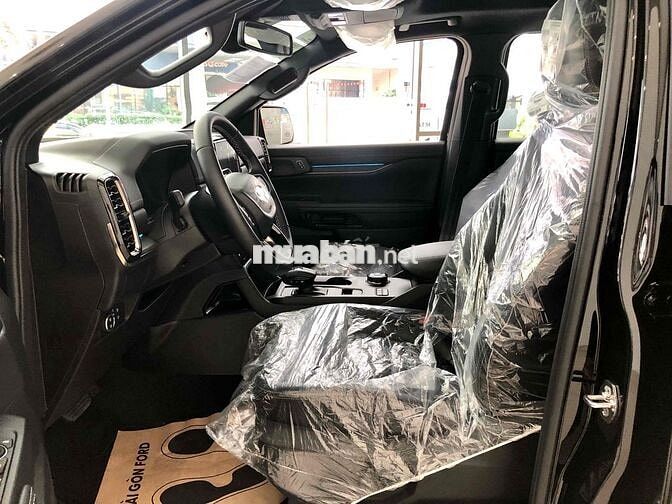 Ford Everest Platinum 2026 Đen MÁY XĂNG giao sớm