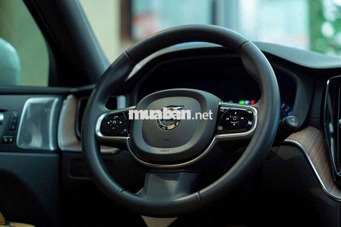 Gia đình cần bán Vovo XC60 Hybrid 2022