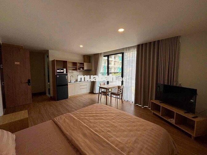 CĂN HỘ full nội thất NGAY VÒNG XOAY DÂN CHỦ