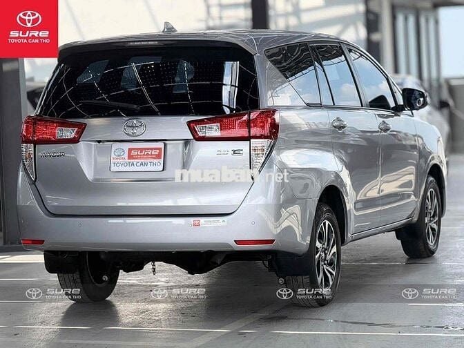 Toyota Innova E 2023 Bạc chính hãng