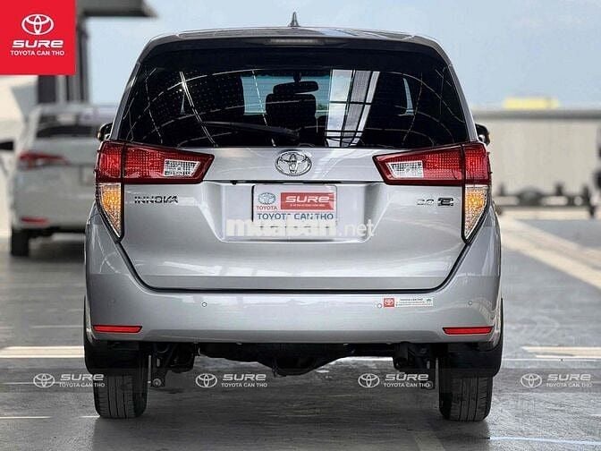 Toyota Innova E 2023 Bạc chính hãng