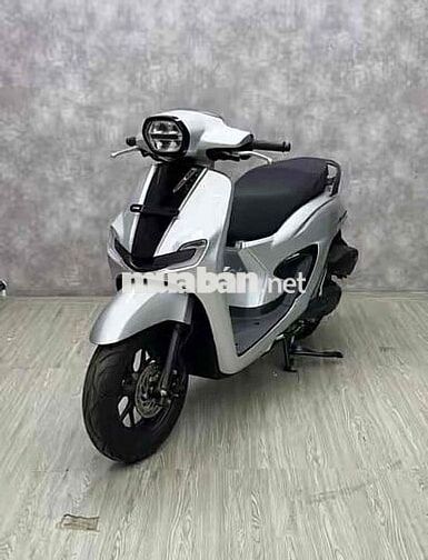 Honda STYLO 160 màu Bạc