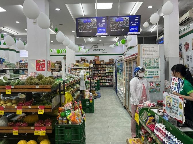 Cho thuê tầng trệt nhà mặt đường Nguyễn Duy Trinh  P Phú Hữu Quận 9 cũ