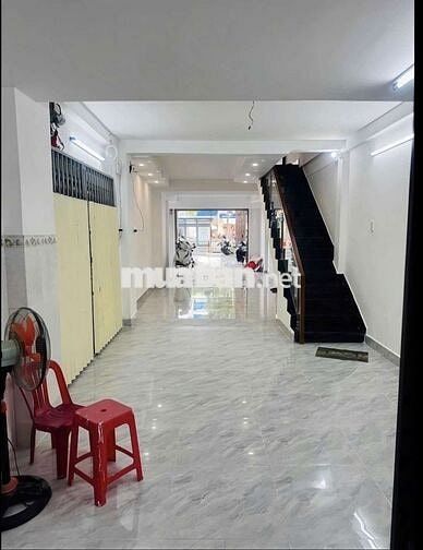 Nhà góc 2mt Nguyễn Thị Minh Khai Q1. 1 trệt 2 lầu, giá chỉ 50tr