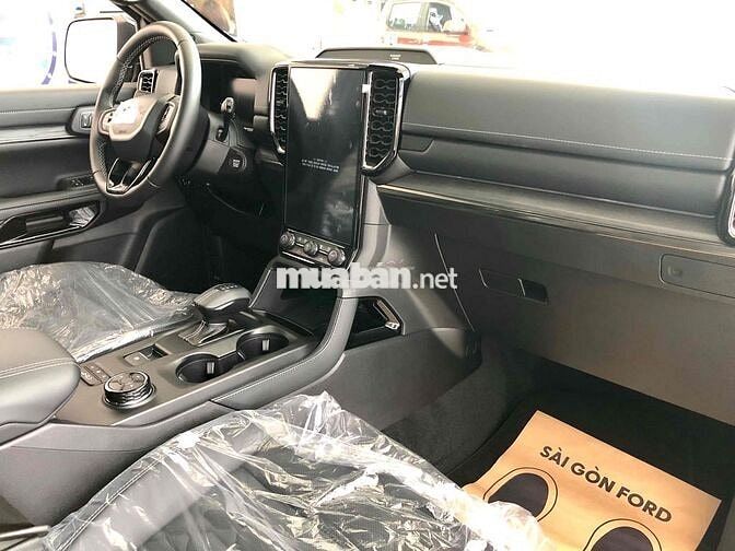 Ford Everest Platinum 2026 Đen MÁY XĂNG giao sớm