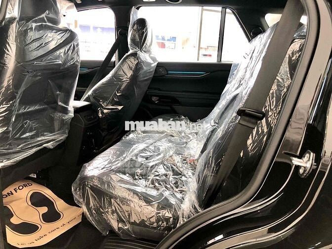 Ford Everest Platinum 2026 Đen MÁY XĂNG giao sớm