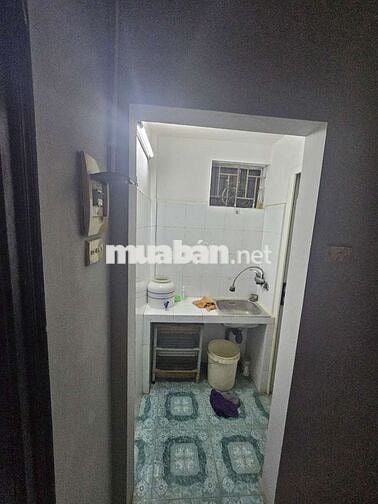 cho thuê nhà ngõ hẻm có chỗ để ô tô bên ngoài , 4 tầng, 33m giá 9tr