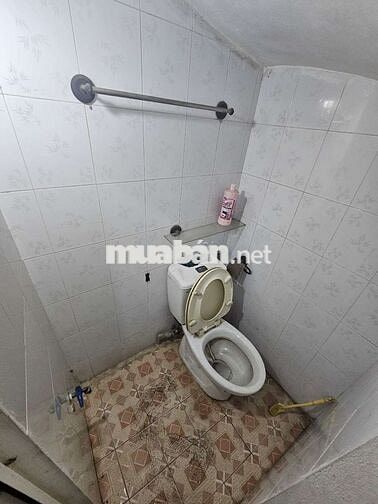 cho thuê nhà ngõ hẻm có chỗ để ô tô bên ngoài , 4 tầng, 33m giá 9tr