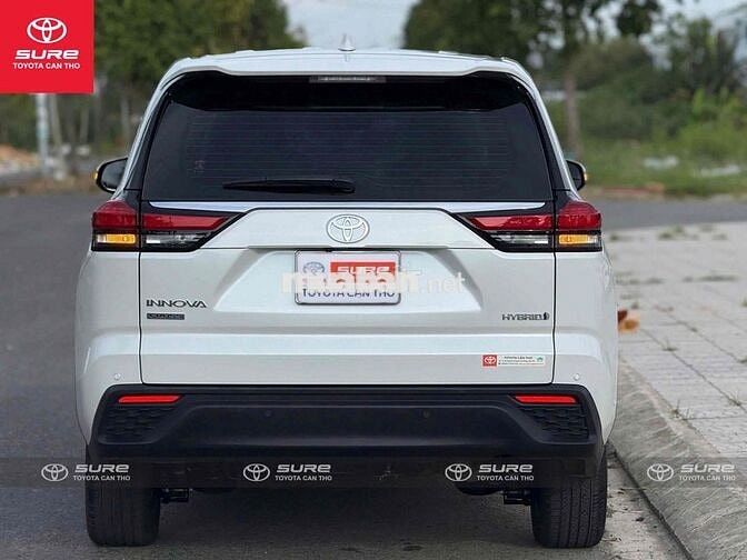 Toyota Innova Cross Hybrid 2024
