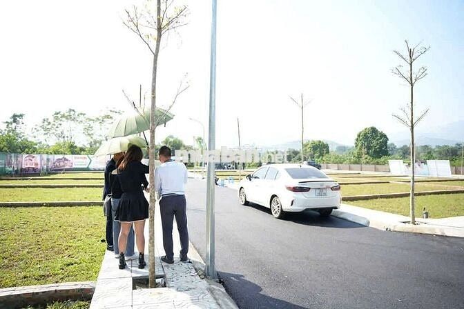 BÁN ĐẤT NỀN HOÀ LẠC, NGAY NGÃ TƯ HOÀ LẠC 100M, MT6M, 38TR/M