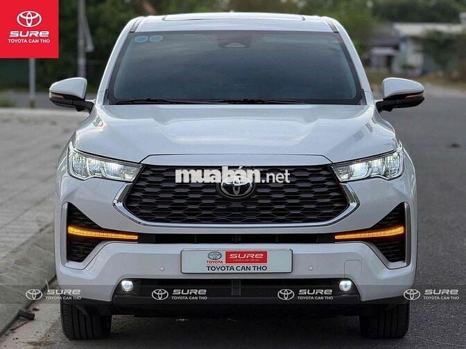 Toyota Innova Cross Hybrid 2024