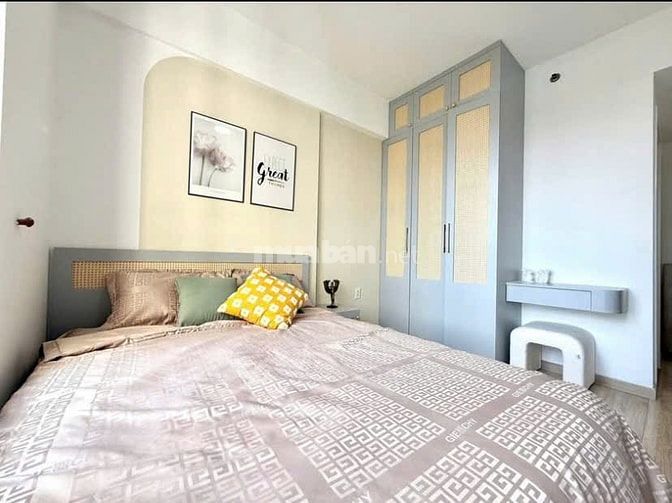 Nguyên Hồng Cách Sân Bay 2KM CH 57M2 - 2 TỶ 3 , Ở Ngay ,Tầng Cao , SHR