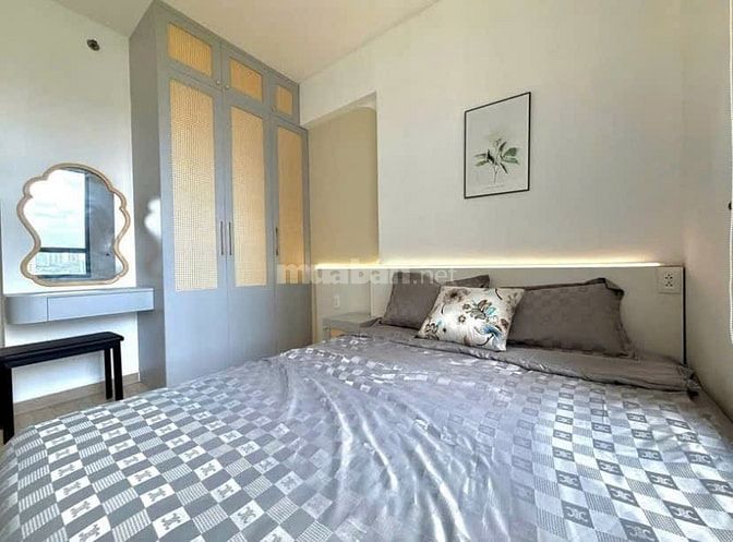 Nguyên Hồng Cách Sân Bay 2KM CH 57M2 - 2 TỶ 3 , Ở Ngay ,Tầng Cao , SHR